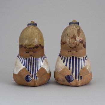 LISA LARSON, figuriner, ett par, stengods, "Johanna", Gustavsberg 1962-80.