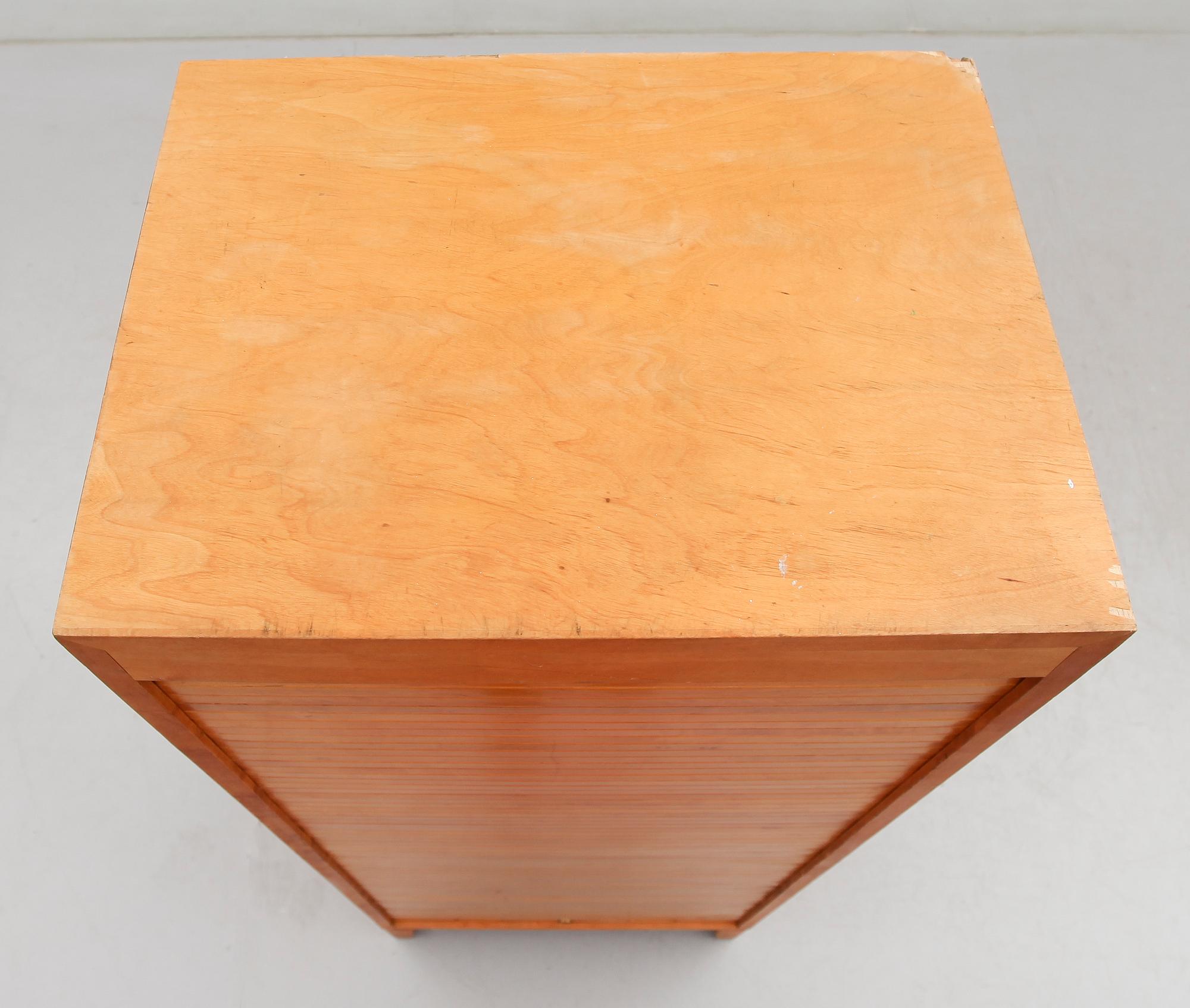 JALUSISKÅP, 1900-talets första hälft.