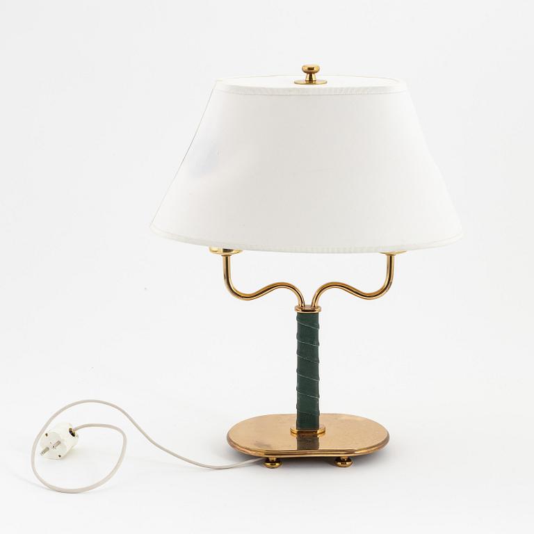 Josef Frank, bordslampa, modell 2388, Firma Svenskt Tenn.