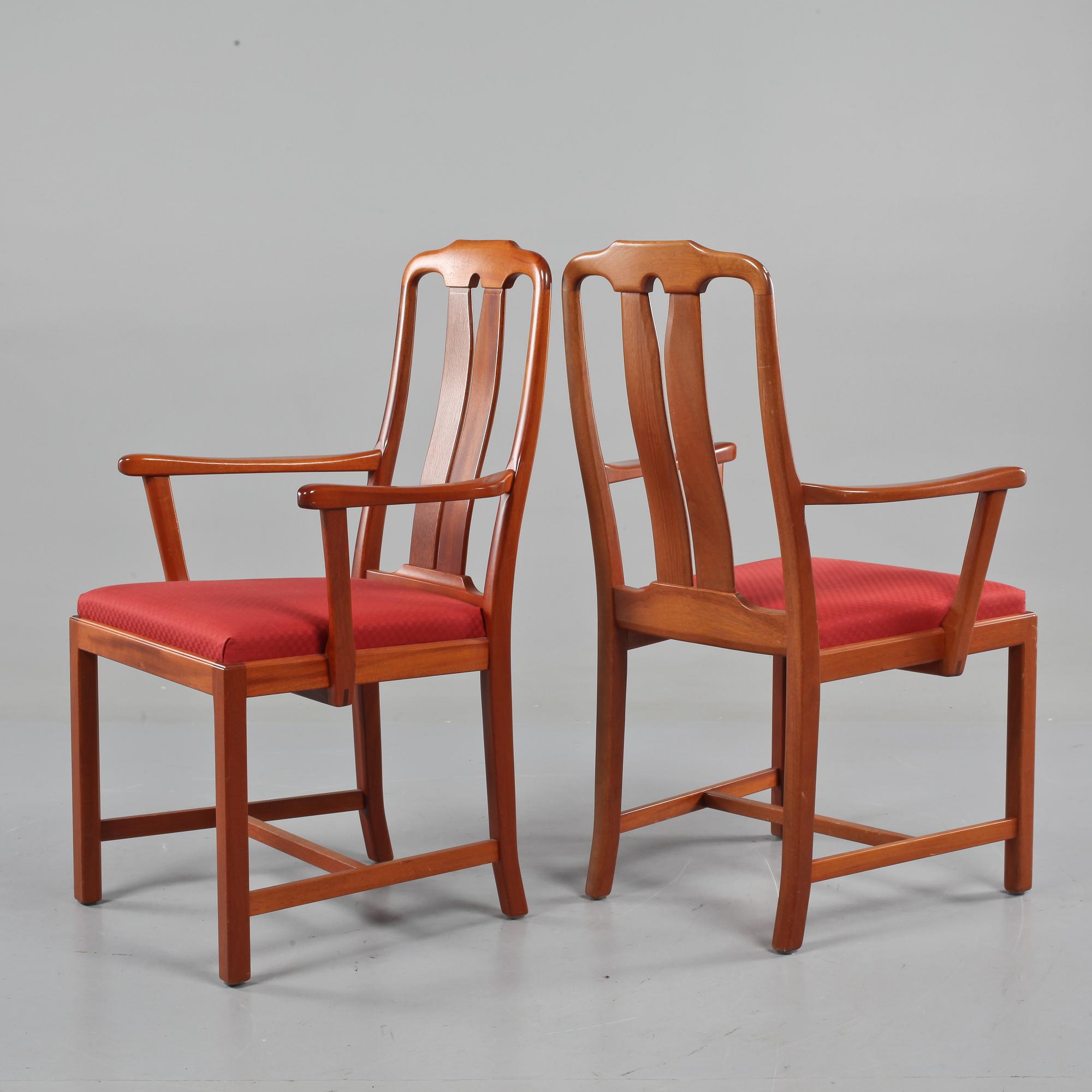 KARMSTOLAR, ett par, "Ambassadör", Carl Malmsten, Rydéns Interiör, tillverkade 1985.