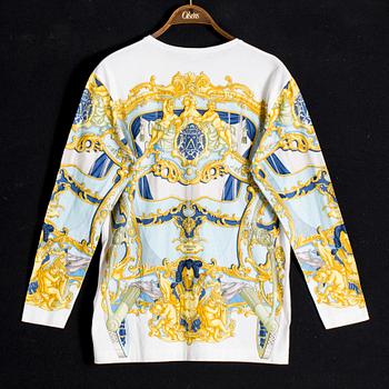 TOP, Hermès.
