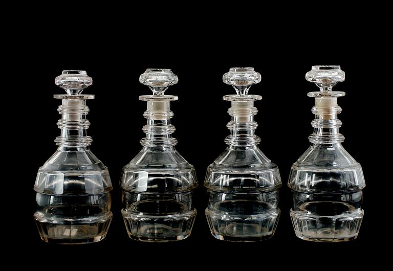 KARAFFER, 4 st, glas, 1800-talets mitt.
