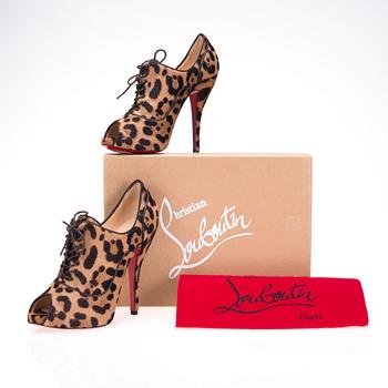 KENGÄT, "Lady Derby", Christian Louboutin.