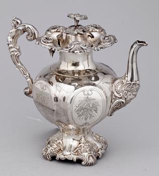 KAFFEKANNA, silver, nyrokoko, 1800-talets andra hälft. Vikt ca 883 g.