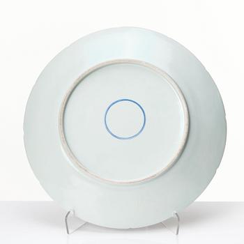 A blue and white dish, late Qing dynasty.