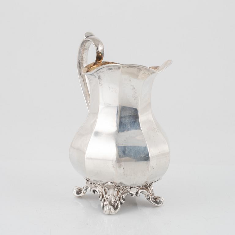 Gustaf Möllenborg, gräddkanna, silver, nyrokoko, Stockholm 1844.