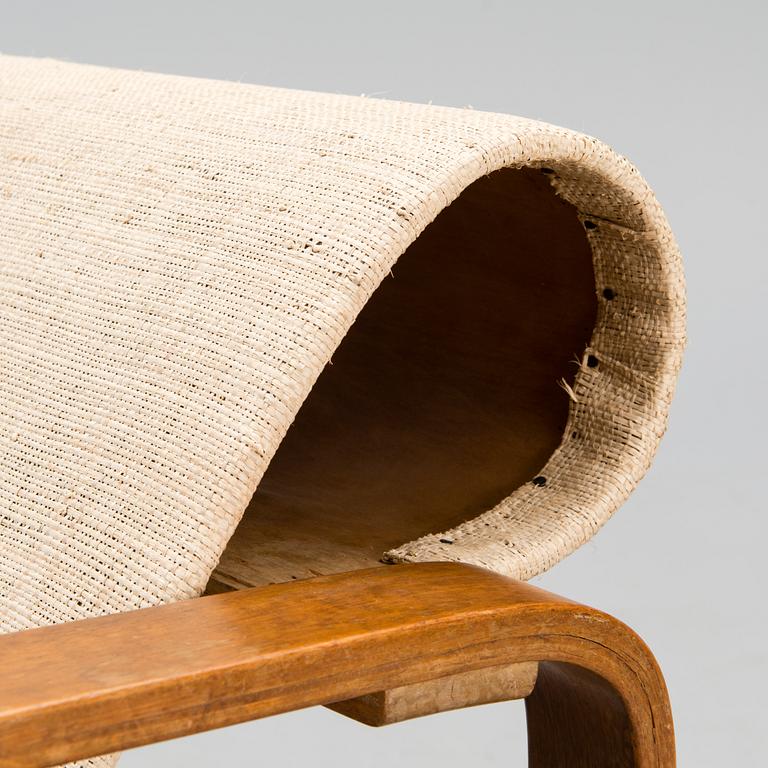 An armchair manufactured by Oy Huonekaluja Rakennustehdas Ab in 1932.