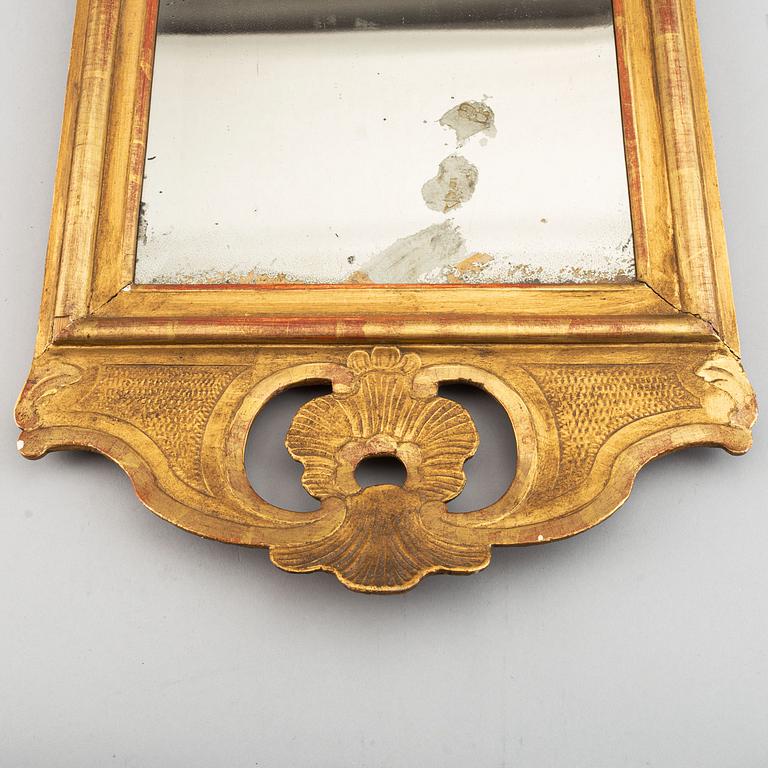 Spegel, rokoko, troligen Norrköpings hallstämpel, 1700-talets senare hälft.