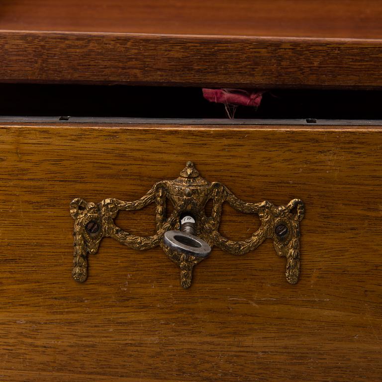 GUSTAVIANSKT SCHATULL, Stockholmsarbete 1700-talets slut.