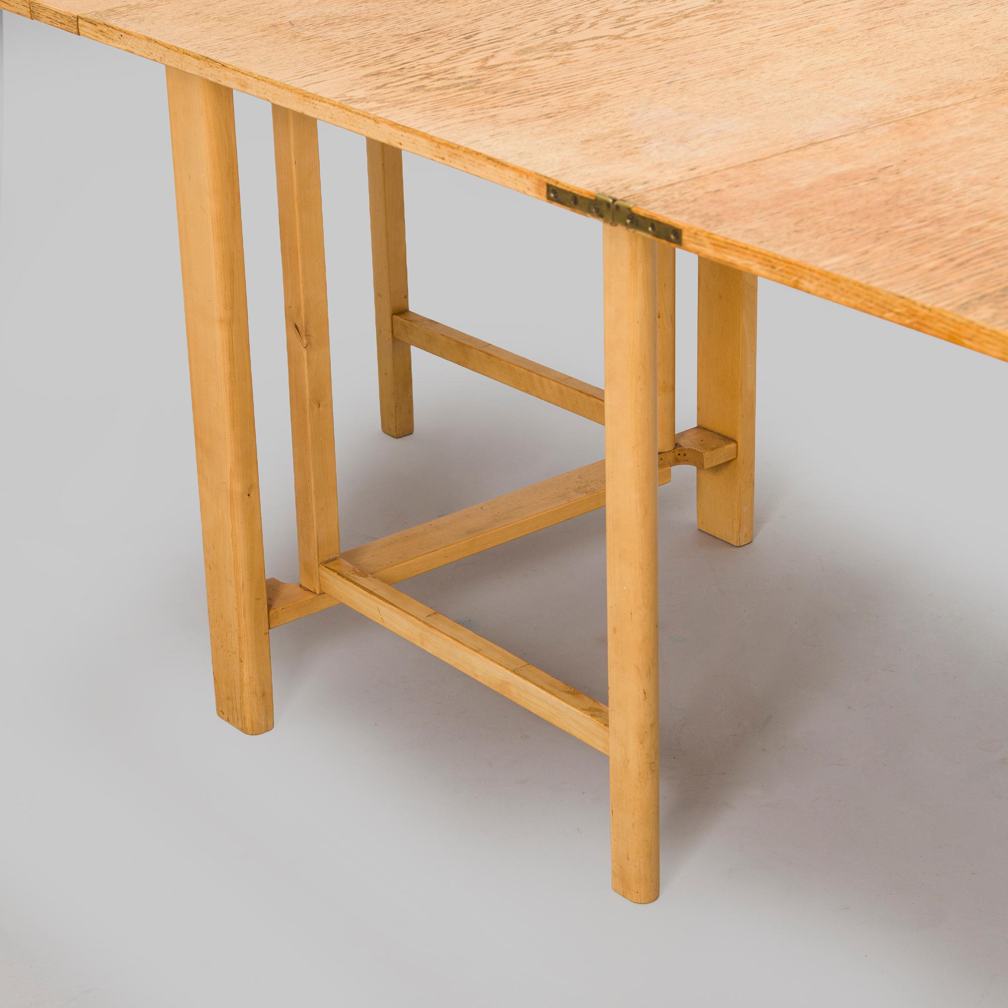 Bruno Mathsson, A 1940s / 1950s oak and birch "Maria flap" folding table for Mathsson International Värnamo.