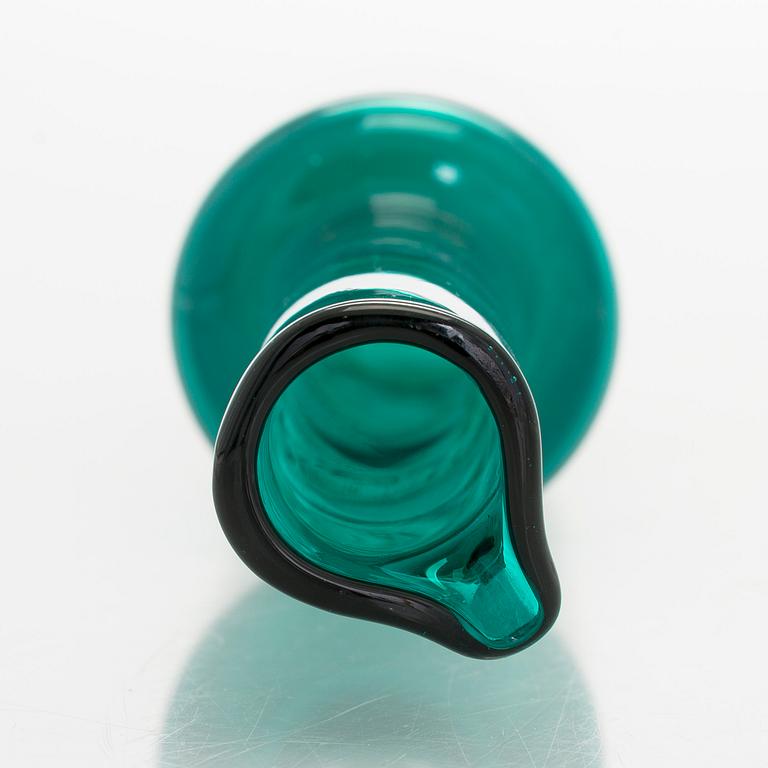 Nanny Still, flaska, signerad Riihimäen Lasi O.Y Nanny Still.