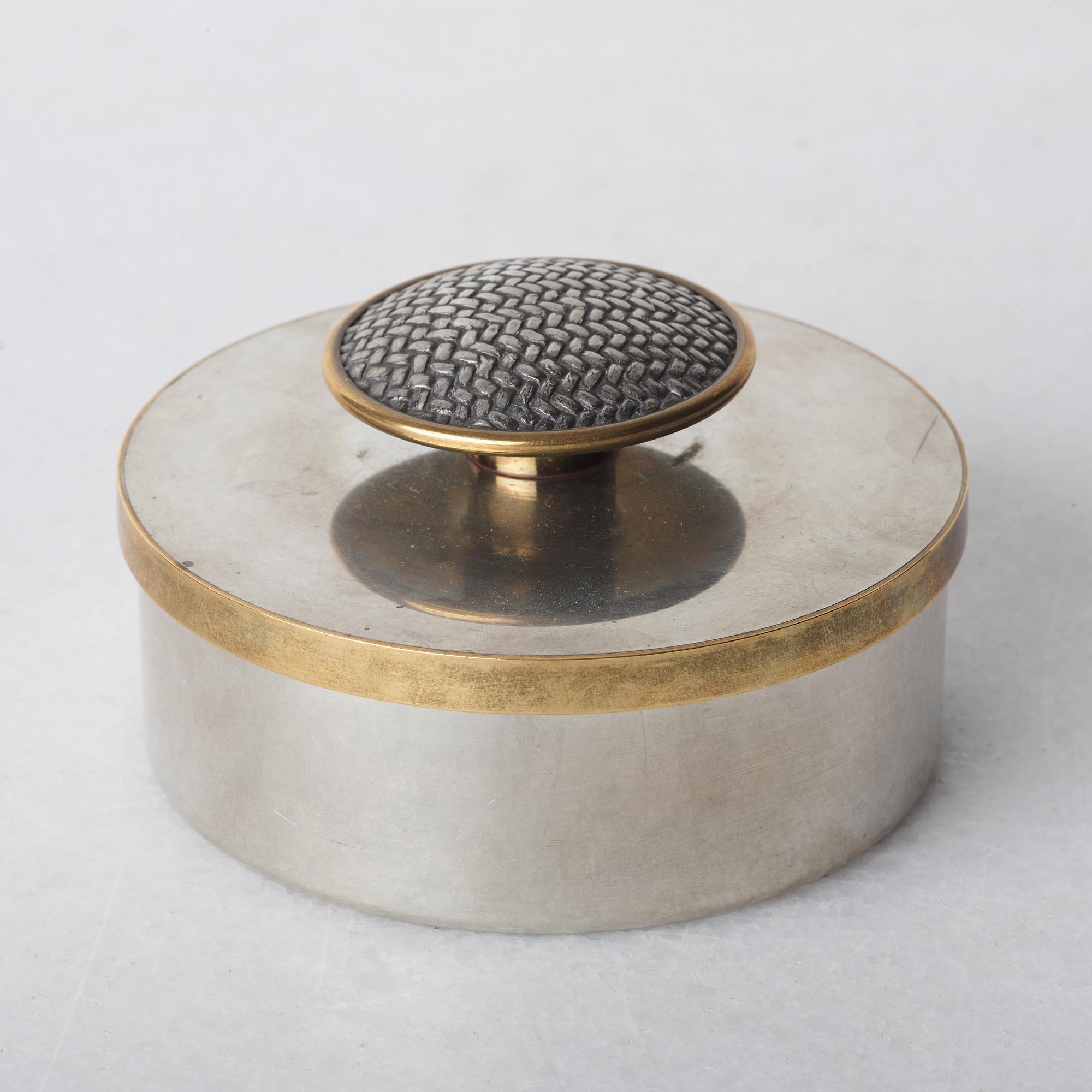 Estrid Ericson, ask med lock, Firma Svenskt Tenn, Stockholm 1956.