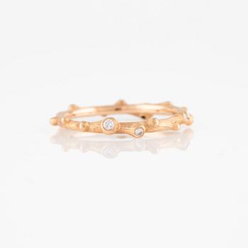Ole Lynggaard, ring, "Nature", 18K gold with brilliant-cut diamonds.