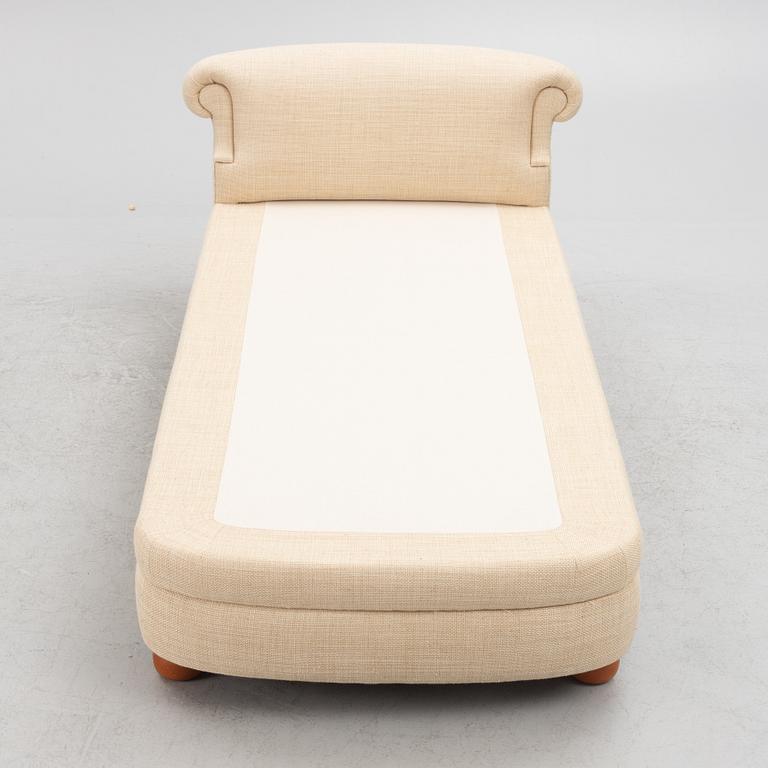 Josef Frank, couch/dagbädd, modell 775, Firma Svenskt Tenn, 2022.