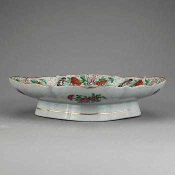 SKÅL PÅ FOT / TAZZA, porslin, Kina, Kanton, 1800-tal.