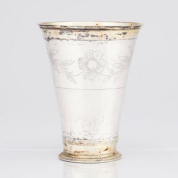 Conrad Gadd (sannolikt), bägare, delvis förgyllt silver, Kristianstad 1749. Rokoko.