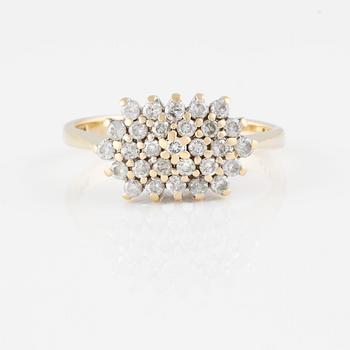 RING, 18K guld med briljantslipade diamanter 0.50 ct. diamanter. Vikt 3,6 gram.