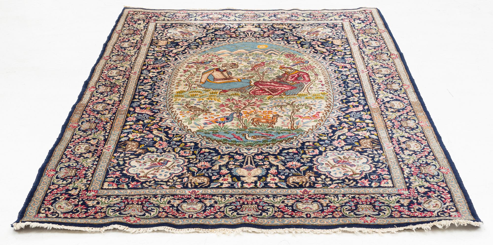 Matta, figural, semiantik Kirman, ca 240 x 154 cm.