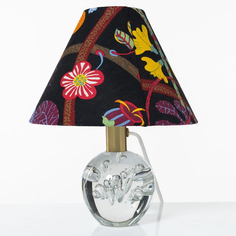 Josef Frank, bordslampa, modell 1819, Firma Svenskt Tenn.