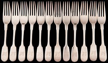 A SET OF RUSSIAN KNIVES AND FORKS, 12+12. РУССКИЙ НАБОР НОЖЕЙ И ВИЛОК, 12+12 шт.