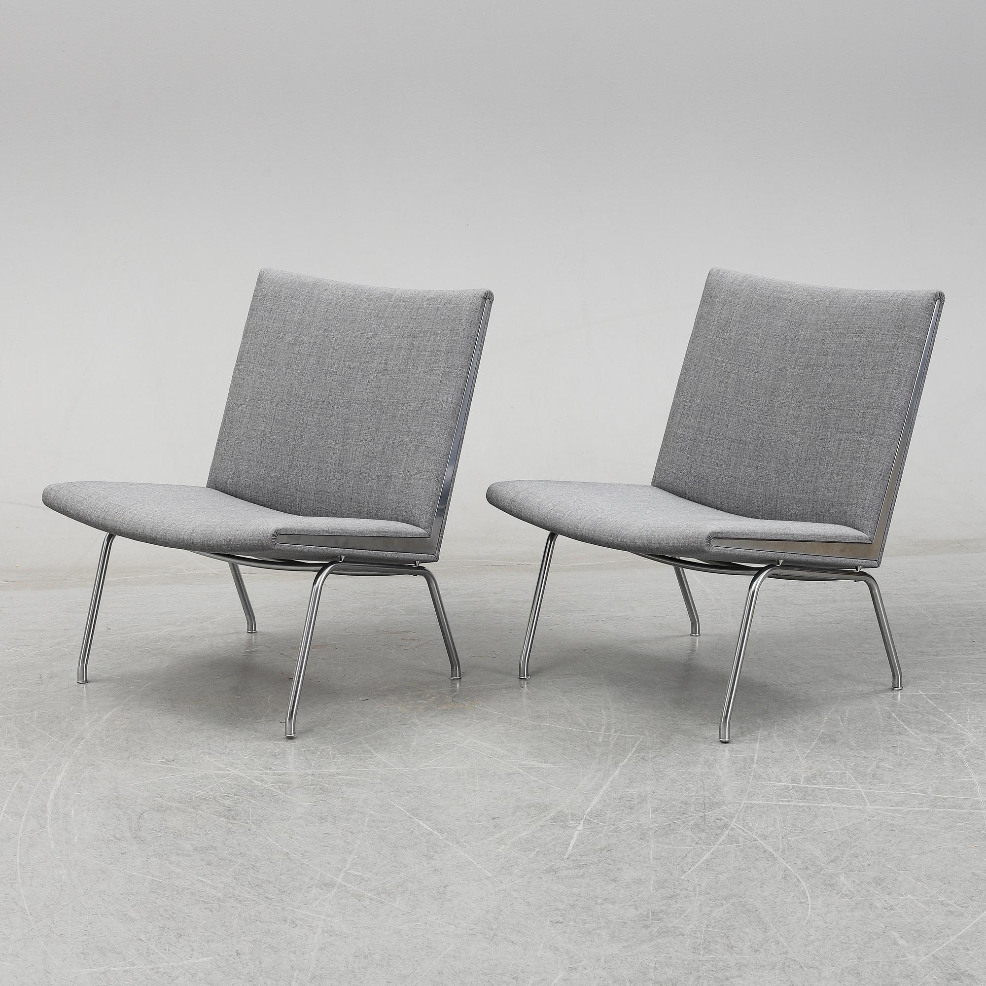 Hans J Wegner, a apir of 'Kastrup Airport Lounge Chair' for AP stolen.