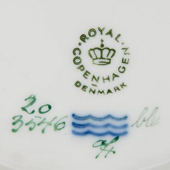 TALLRIKAR, 2 st djupa, porslin, "Flora Danica" Royal Copenhagen 1957 och 1966.