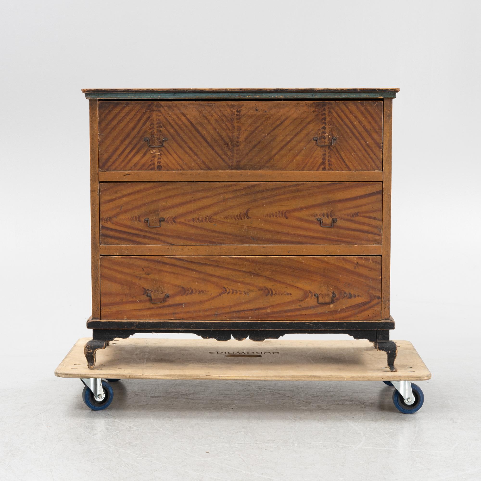 A late 19th century chest of drawers.