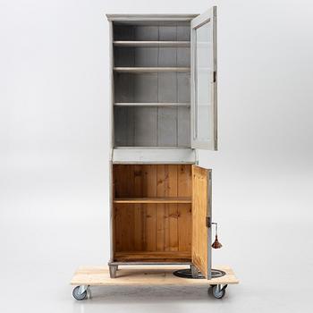 Vitrinskåp, 1800-talets slut.