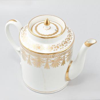 KAFFEKOPPAR, 6 st, samt FAT, 5 st, KANNA och SKÅL, porslin, märkta TGC Paris, Frankrike, 1800-tal.