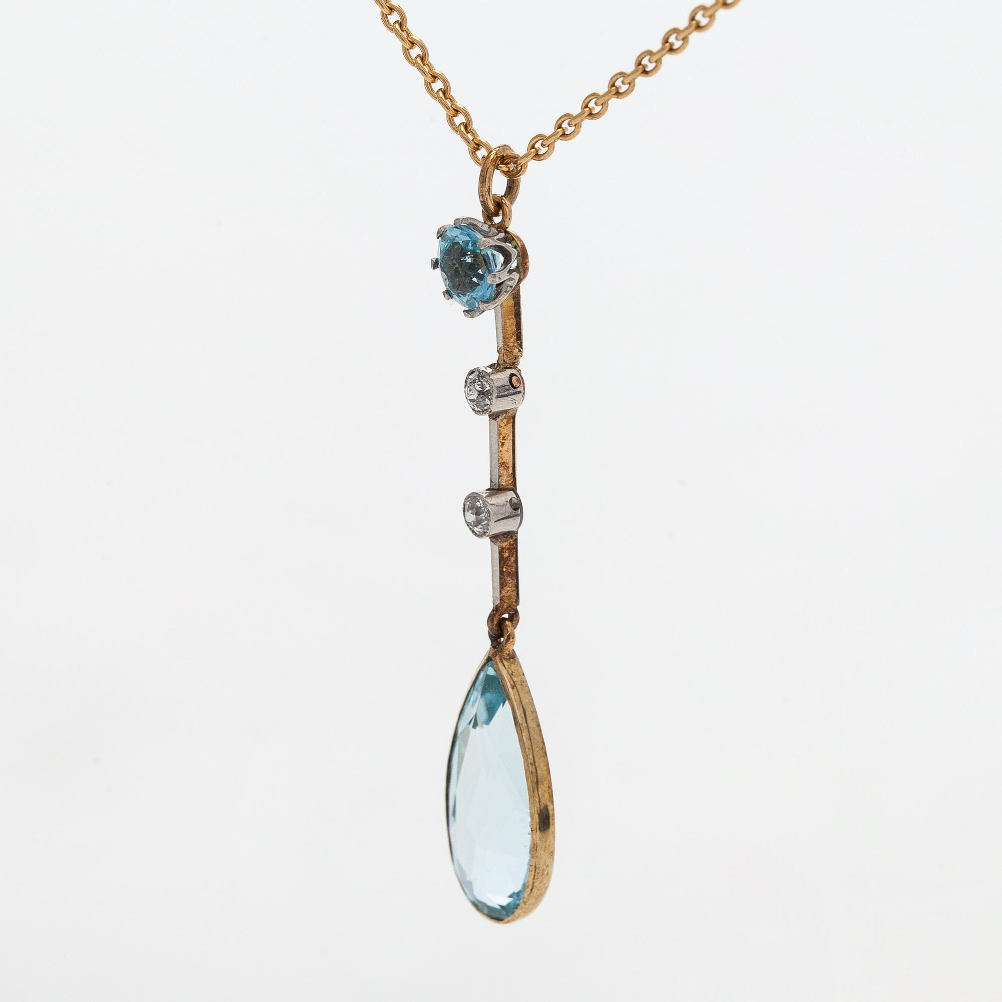Halssmycke, droppslipad akvamarin,  gammalslipade diamanter, 14K guld.