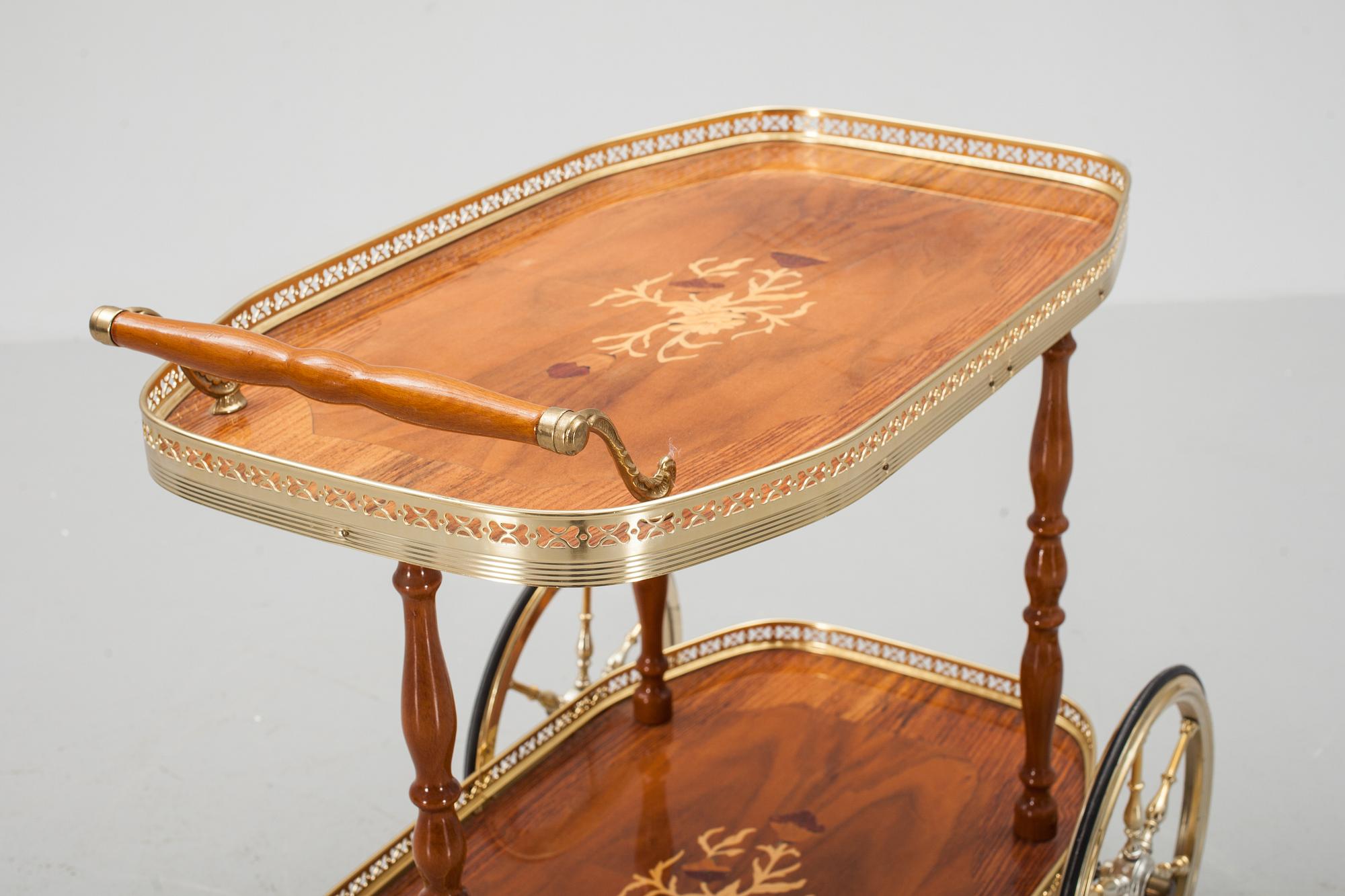 SERVERINGSVAGN, 1900-talets första hälft.