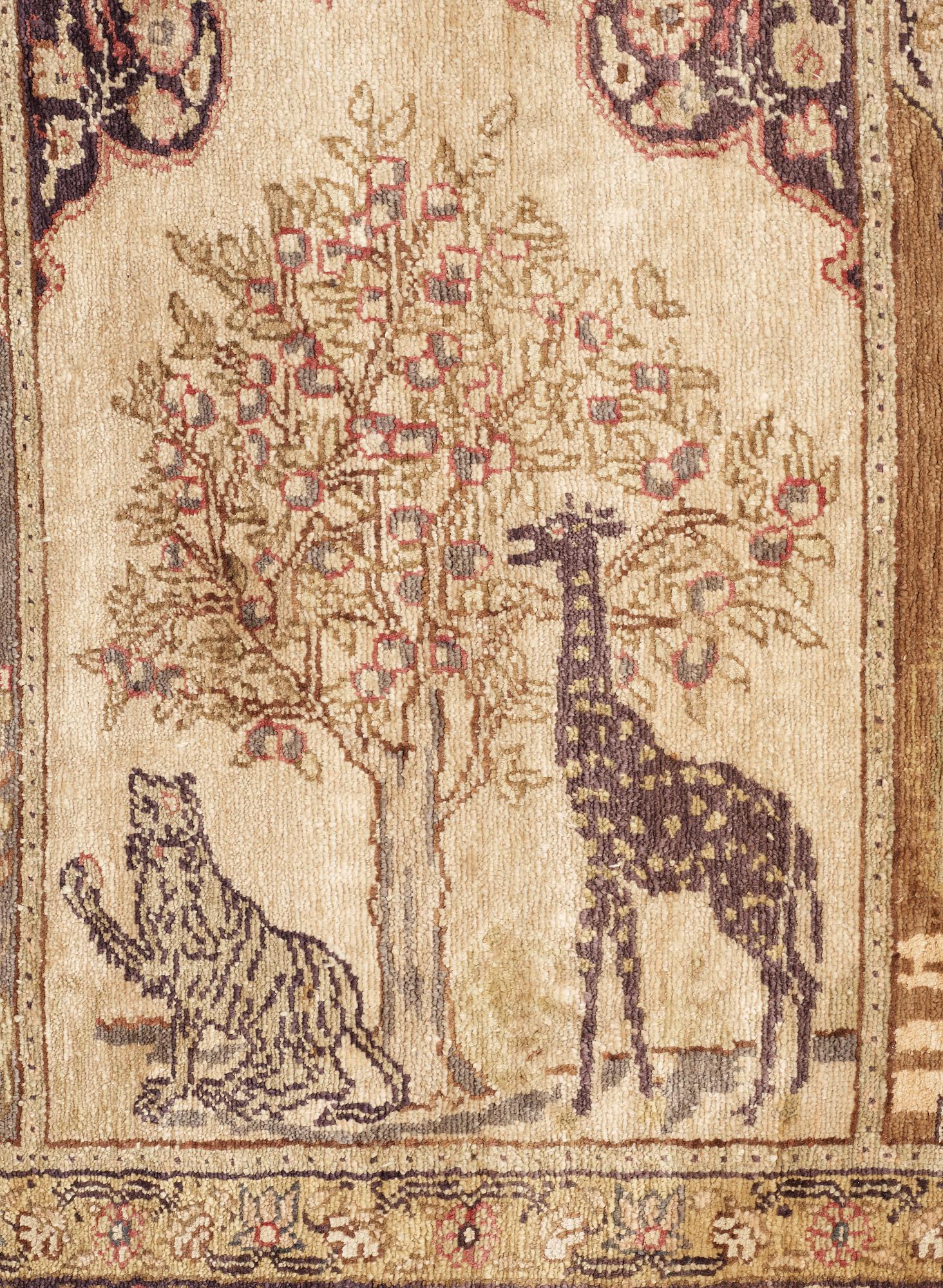 SEMIANTIK KAYSERI SAFF. 328 x 105 cm. (samt ca 1 cm slätväv på vardera kortsida).