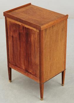 POTTSKÅP, sengustaviansk stil, 1900-talets första hälft.