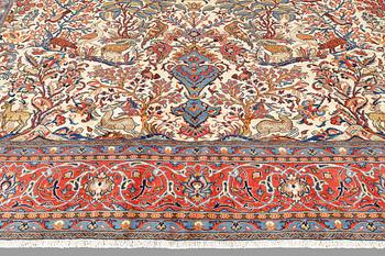 A carpet, Sarouk, approx. 388 x 303 cm.