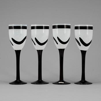 VINGLAS, 4 st, glas, Ulrika Hydman-Vallien, Kosta Boda, signerade.
