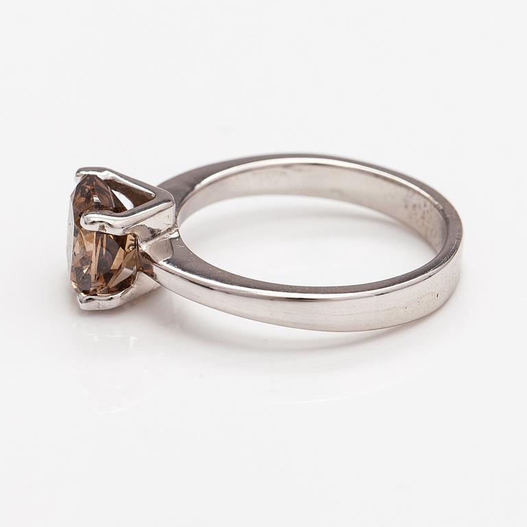 An 18K white gold ring with a ca. 2.03 ct cushion-cut diamond according to GIA certificate.