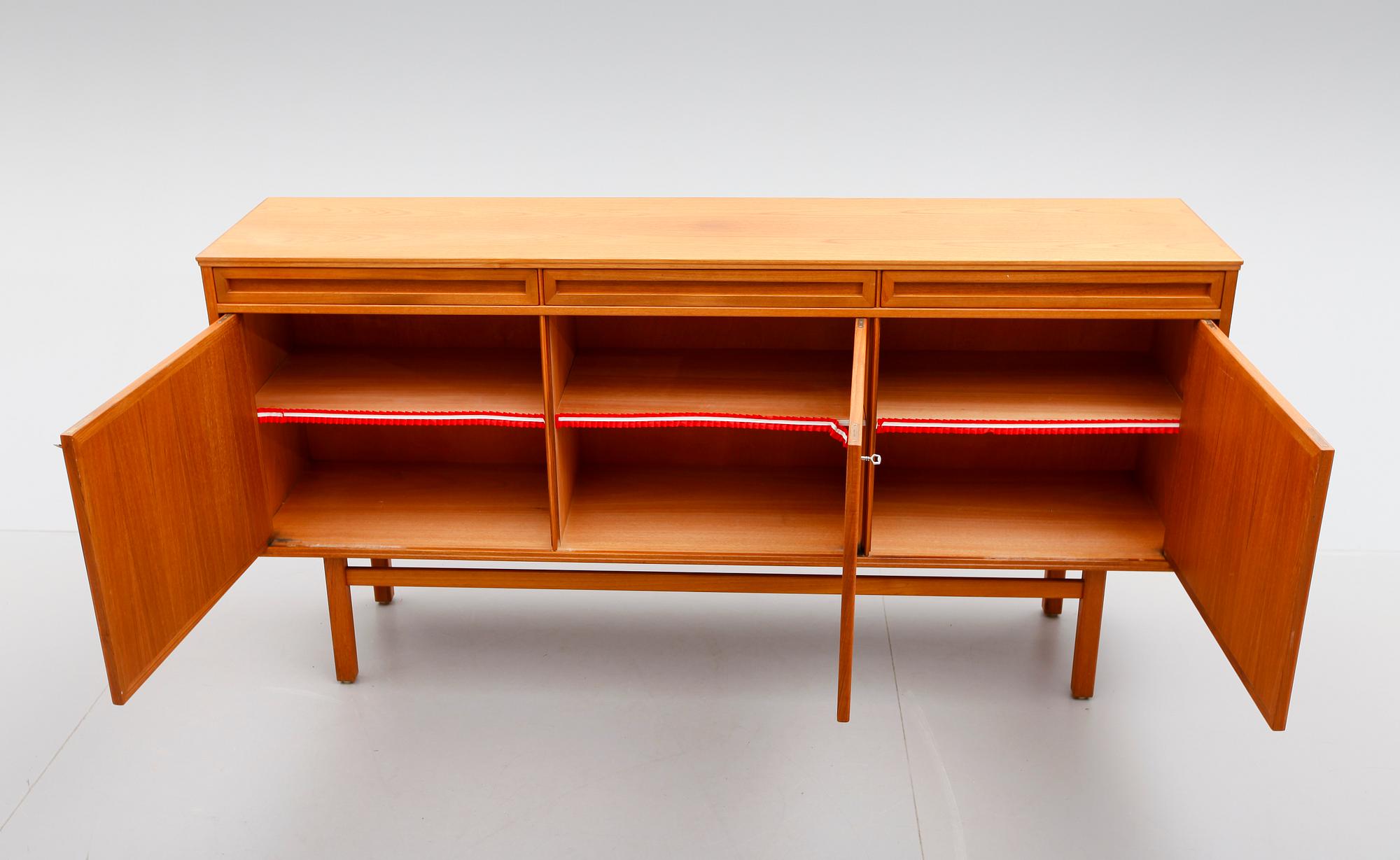 SIDEBOARD, 1960-tal.