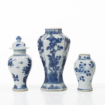 A group of three blue and white minitature vases, Qing dynasty, Kangxi (1662-1722).
