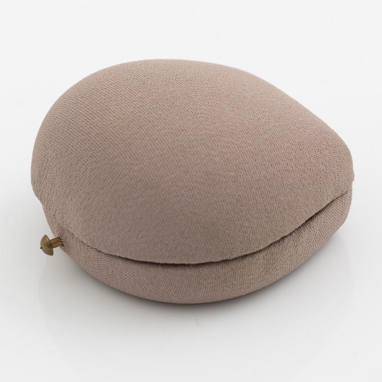 A pair of earrings in 18K white gold with cultured pearls and round brilliant-cut diamonds.