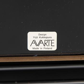 Yrjö Kukkapuro, karmstolar, 3 st, "Skaala" Avarte, 1980-tal.