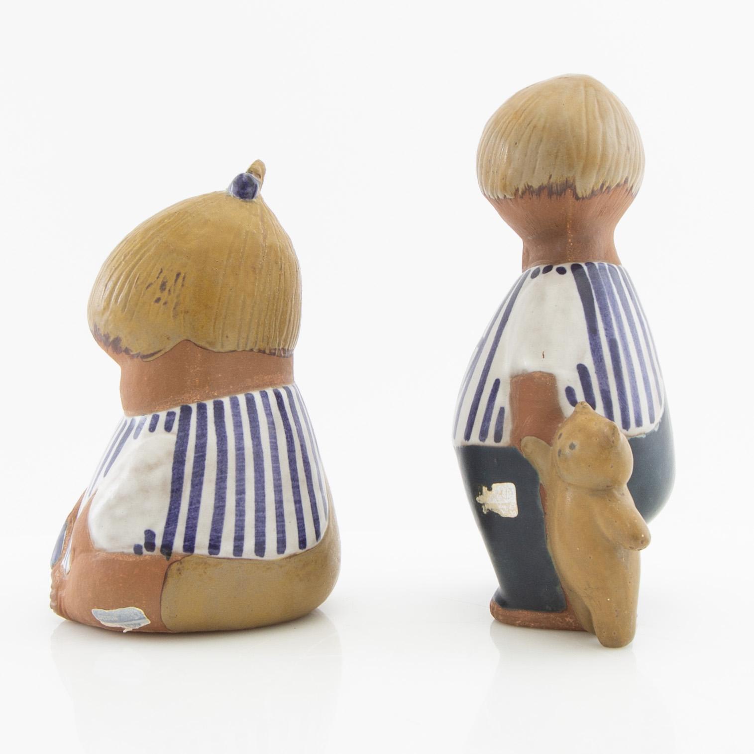 Lisa Larson, figuriner 2 st ur "Larsons ungar" Gustavsberg glaserat stengods.