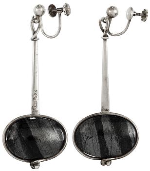 646. Vivianna Torun Bülow-Hübe, VIVIANNA TORUN BÜLOW HÜBE, örhängen, ett par, Georg Jensen Köpenhamn 1945-77, sterling.
