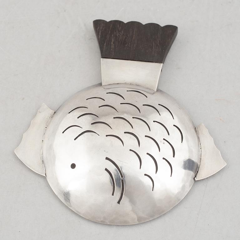 H Brogren, tea strainer, silver, Håbes Atelier, Gothenburg 1934.