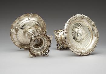 A pair os Swedish 19th century silver dessert stands, makers mark of Gustaf Möllenborg, Stockholm 1895.