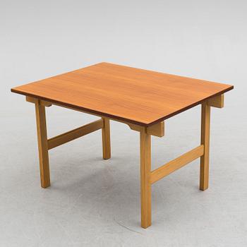 HANS J WEGNER, matbord/salongsbord, Getama, Danmark, 1900-talets andra hälft.