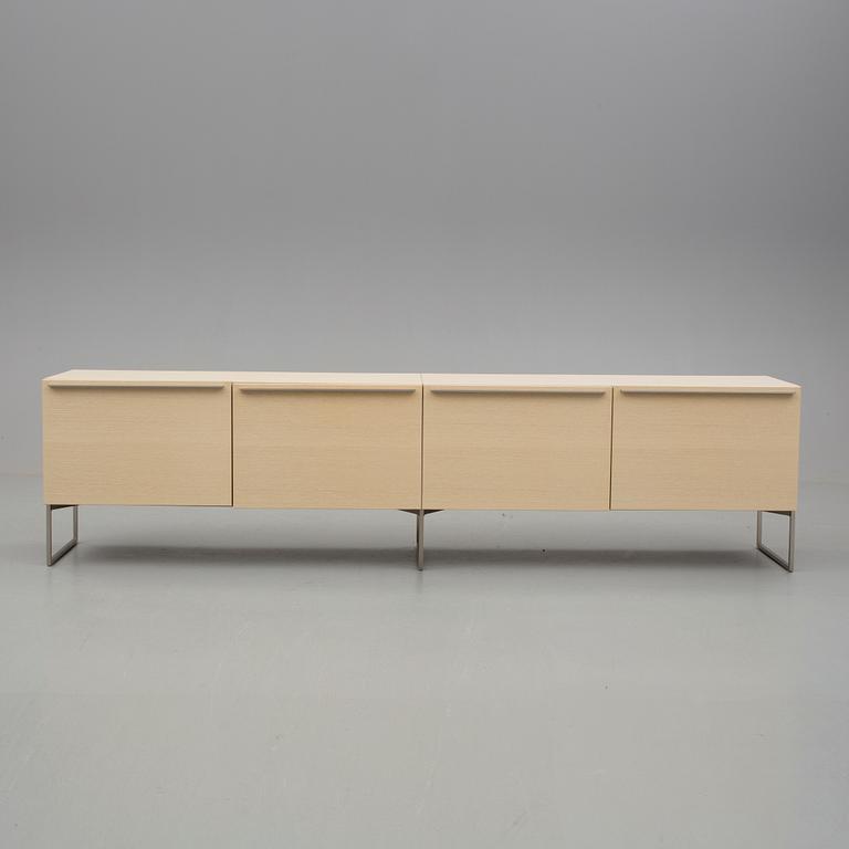 SIDEBOARD, "Porro", Piero Lissoni, modern tillverkning.