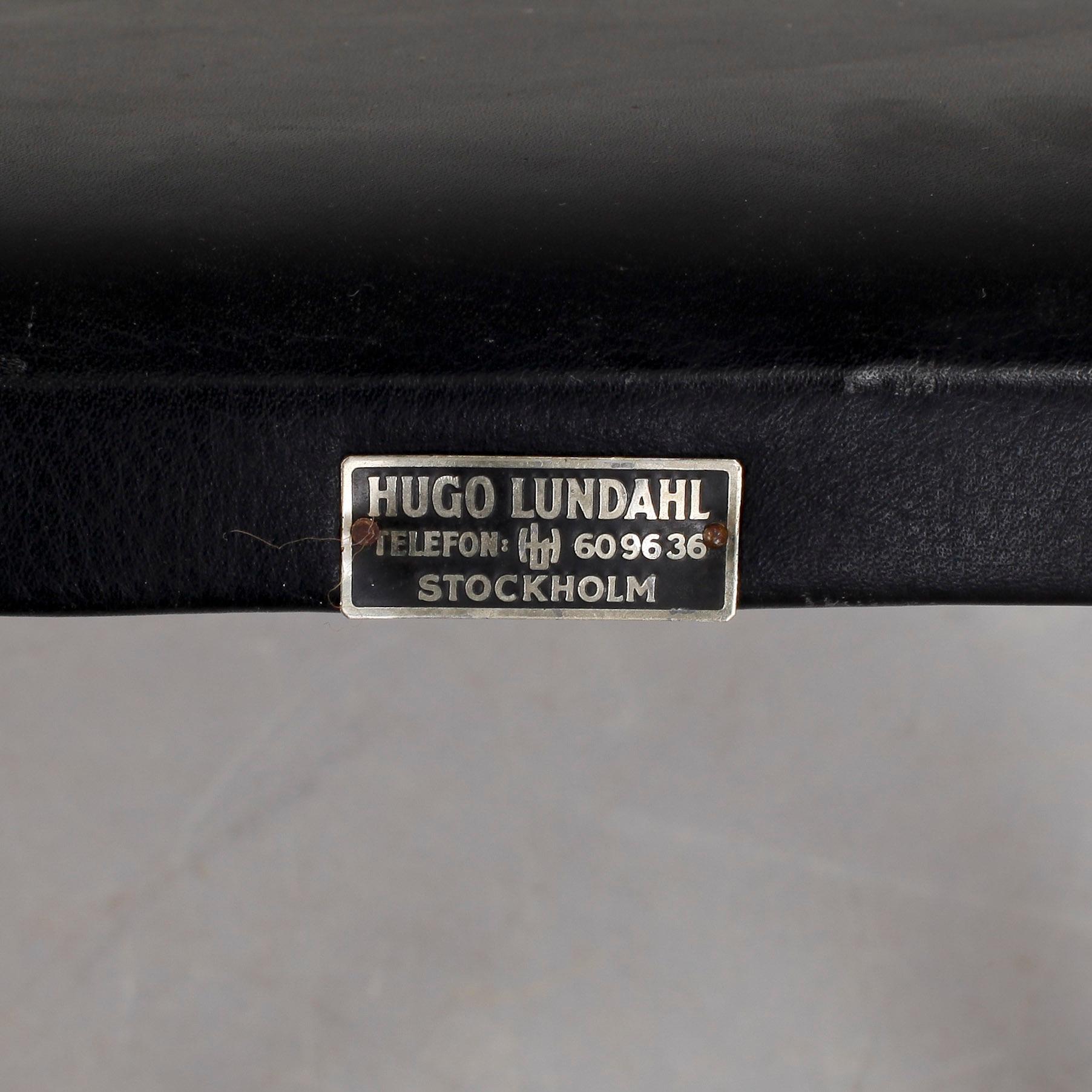 KARMSTOLAR, ett par, Bauhaus-typ, 1900-talets andra hälft.