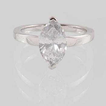 RING, 18K vitguld med navetteslipad diamant, ca 2.14 ct. Vikt 4.4 g.