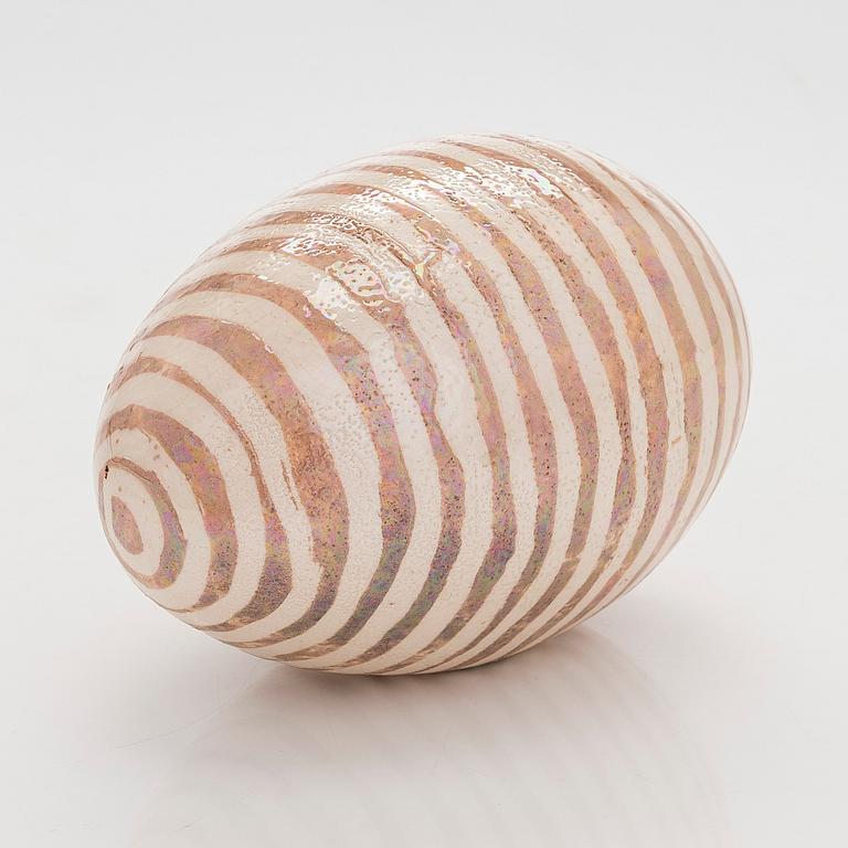 Åsa Hellman, koristemuna, keramiikkaa, signeerattu.