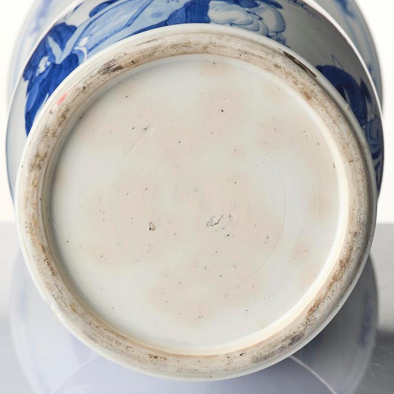 A large blue and white 'figural' yenyen vase, Qing dynasty, Kangxi (1662-1722).